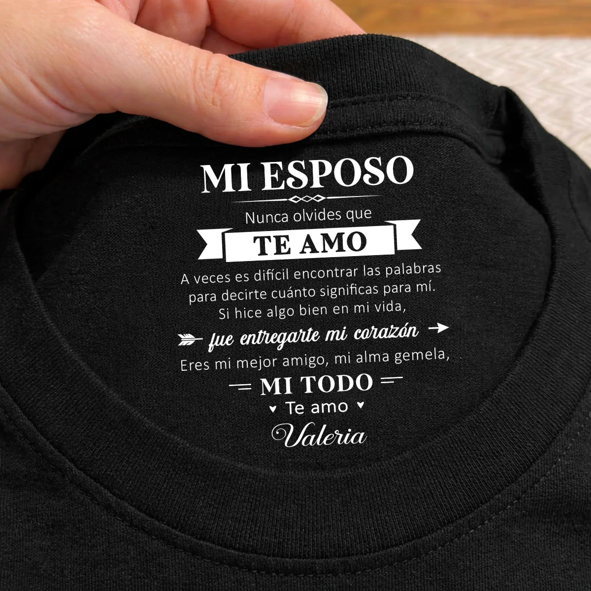 Mi alma gemela y mi todo – Camiseta con estampado personalizado en el interior del cuello - Image 2