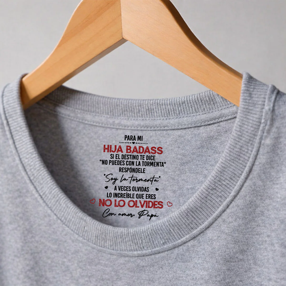 Soy la tormenta - Camiseta personalizada con estampado interior en el cuello - Image 3
